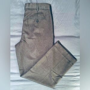 EUC~Men’s Van Heusen Dark Grey Slacks